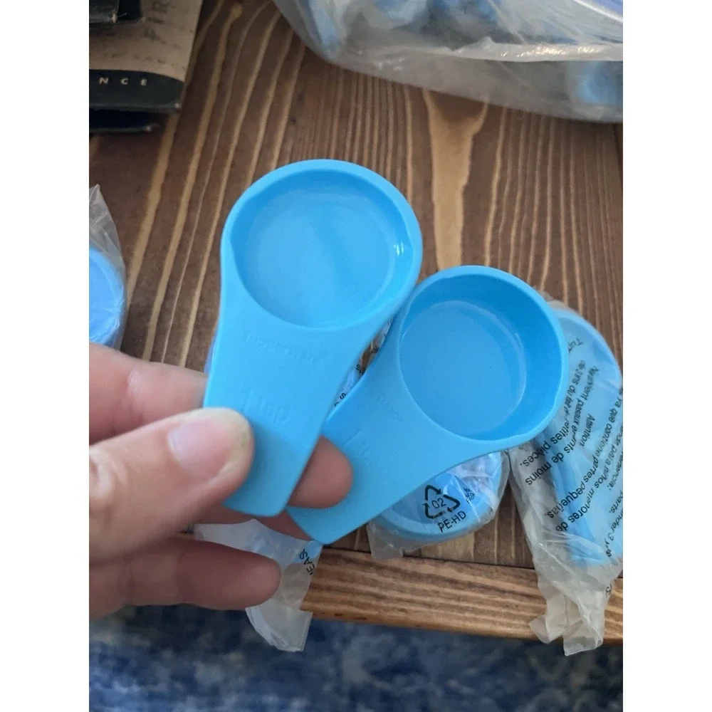 New Lot Of Tupperware Measuring Cups Magnets 5 Sets of 2 Salt Water Taffy Blue